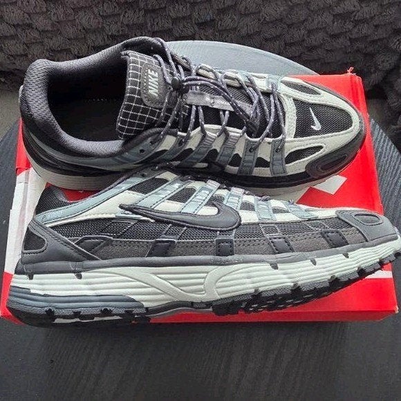 Nike P6000 Black/Grey
Maat 42, Ophalen of Verzenden, Nieuw, Schoenen