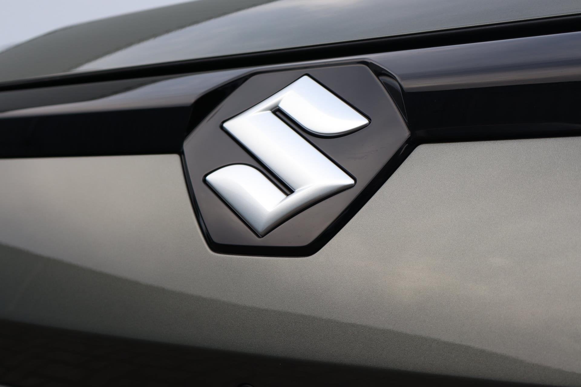 Suzuki E VITARA Select 61 kWh I € 2.000,- voordeel voor 30, Dealer onderhouden, Stof, Automatische klimaatregeling, Zwart