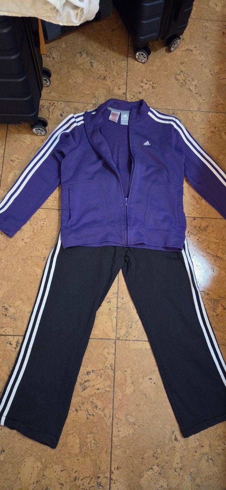 Adidas trainingspak paars/donkerblauw, maat 176, Kinderen en Baby's, Adidas, Jongen of Meisje, Sport- of Zwemkleding, Ophalen of Verzenden