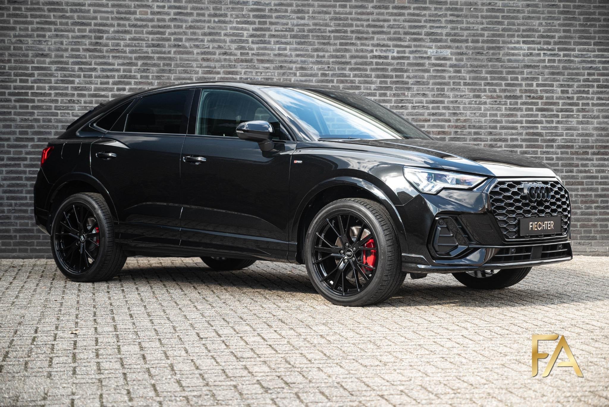 Audi Q3 Sportback 45 TFSI e S Line 20Inch|Fullblack|245PK, Auto's, Dealer onderhouden, Gebruikt, Zwart, 13 kWh