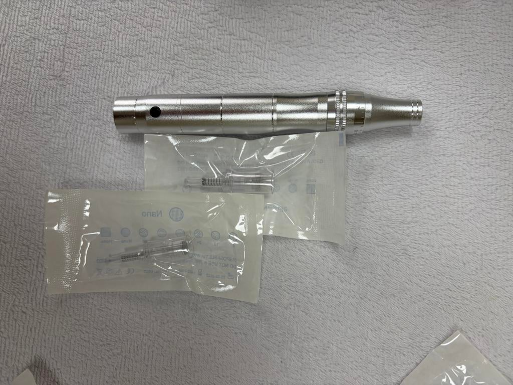 Microneedling pen met 35 cartridges, Ophalen of Verzenden, Gebruikt, Gehele gezicht, Verzorging