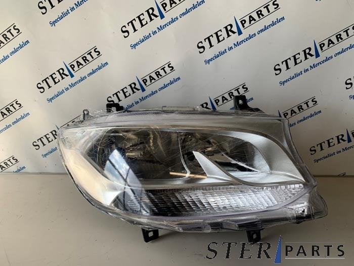 Koplamp rechts van een Mercedes Sprinter, 12 maanden garantie, -, Nieuw, Ophalen of Verzenden