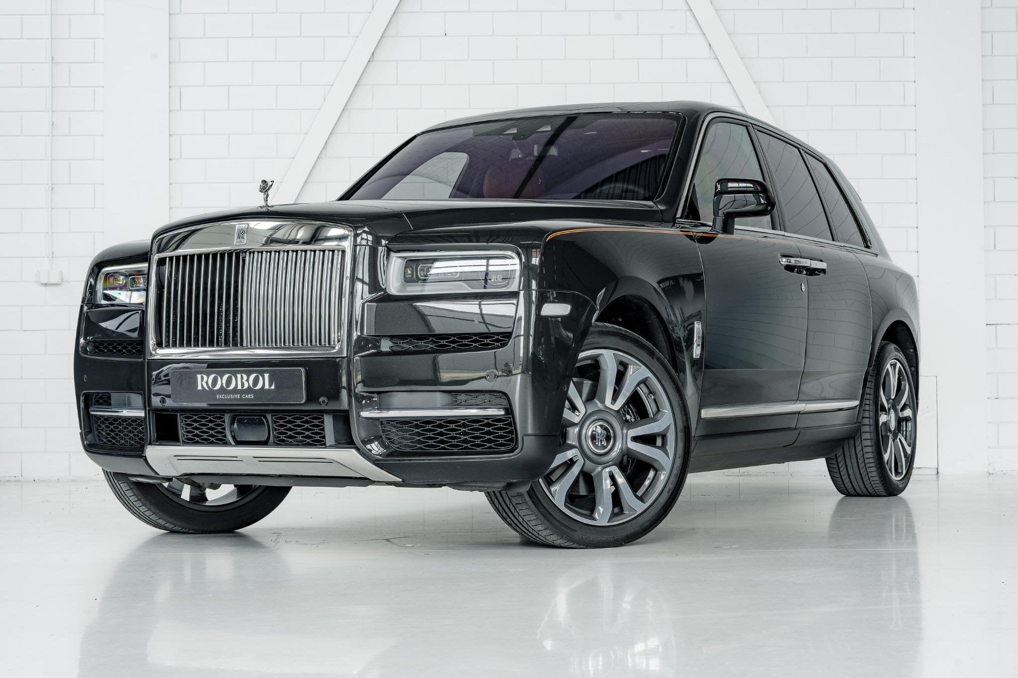 Rolls-Royce Cullinan | Bespoke | 4 Seats | Glass Partition |, Auto's, Stof, Gebruikt, Euro 6, 12 cilinders