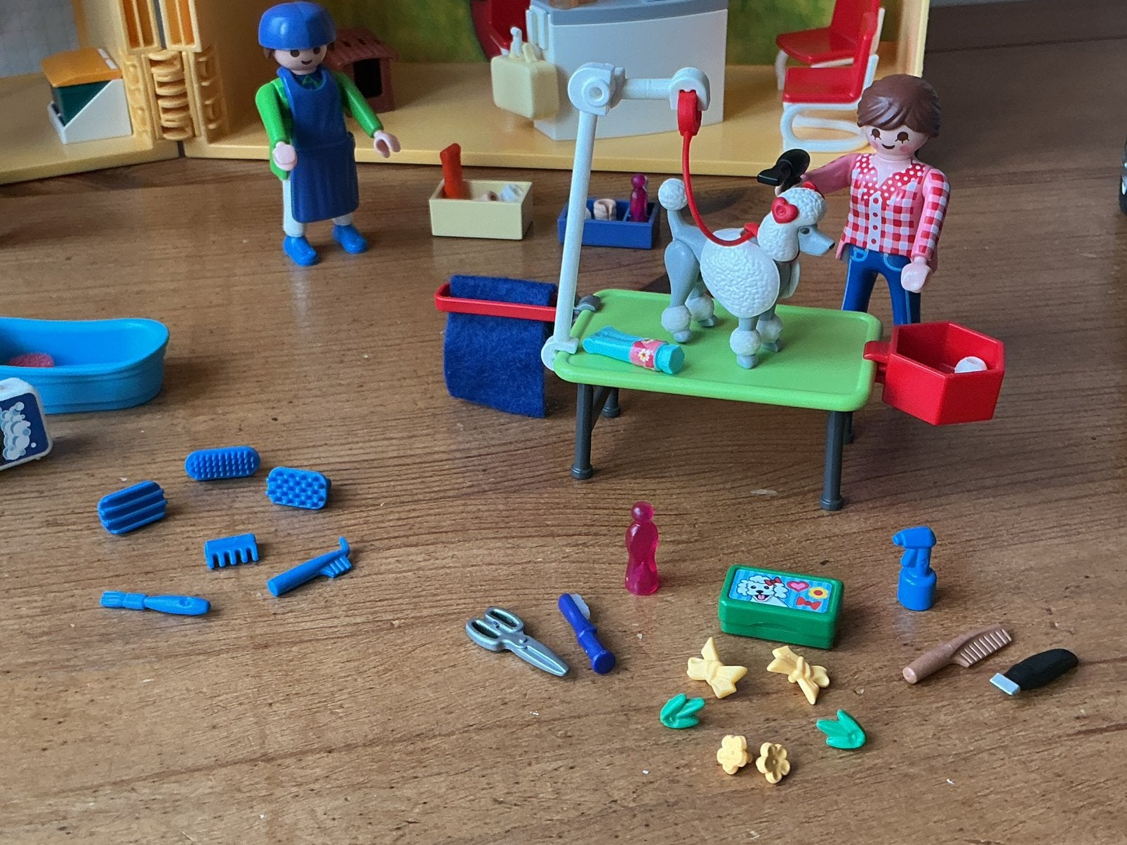 Foto 10 van PLAYMOBIL UITGEBREIDE MEENMEEM DIERENKLINIEK  🐈‍⬛ 🐕‍🦺