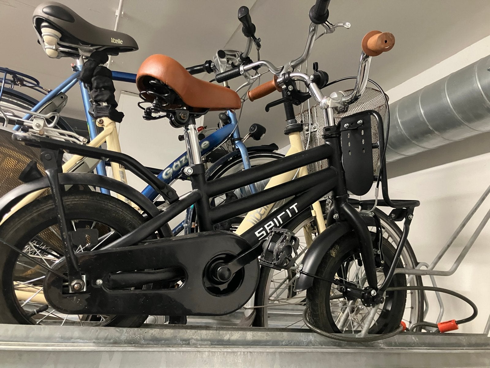 Foto 9 van Spirit kinderfiets - Zwart, robuust en klaar voor avontuur
