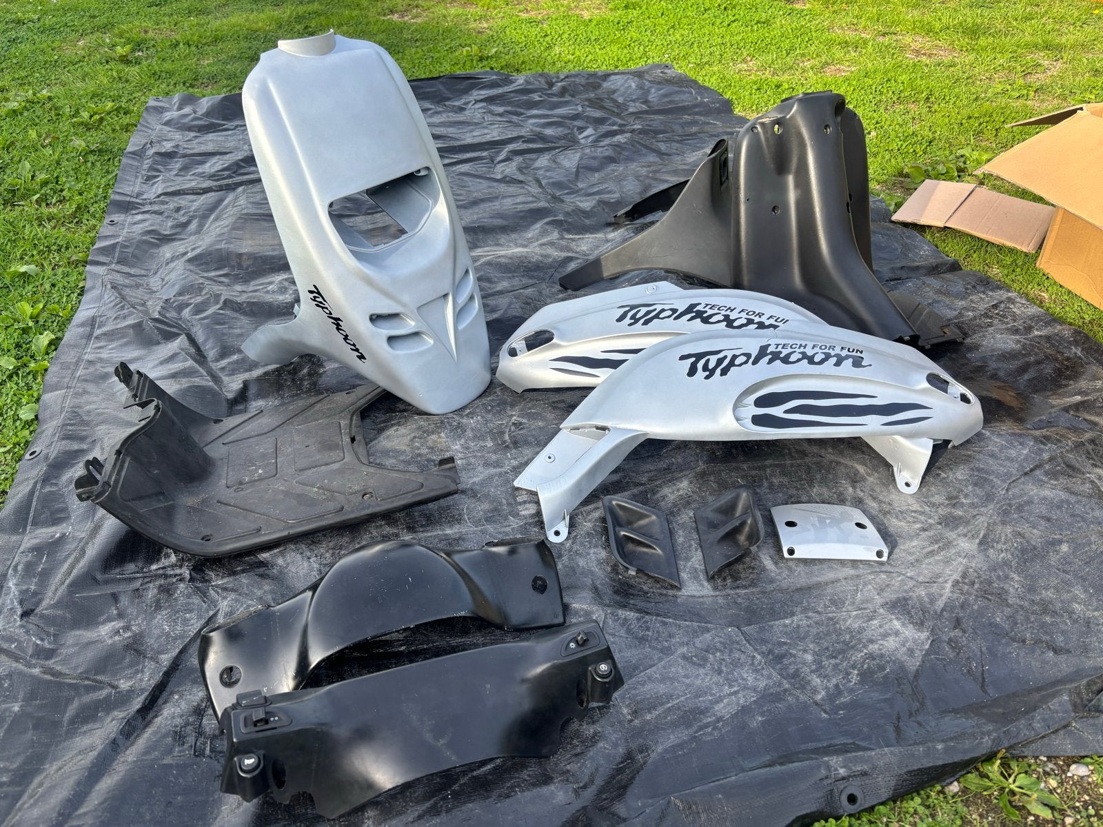 Binnen/buiten kappen set Piaggio/Gilera Typhoon Custom, Ophalen of Verzenden, Gebruikt, Kap, Piaggio