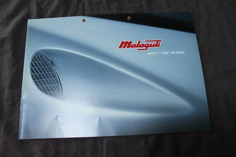 Malaguti F10 Centro Phantom 1997/98 scooter verkoop brochure, Fietsen en Brommers, Ophalen of Verzenden, Gebruikt