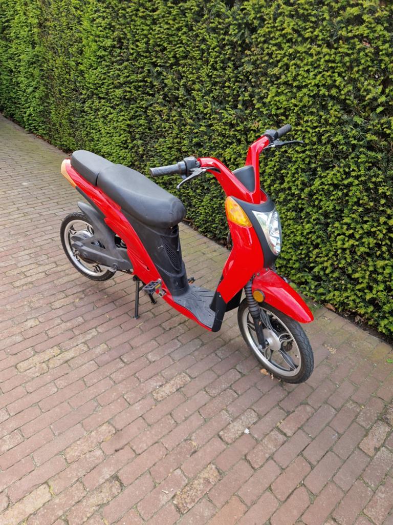 Elektrische scooter/fiets - defect, voor handige klusser, Fietsen en Brommers, Scooters | Overige merken, Ophalen, Gebruikt, Elektrisch