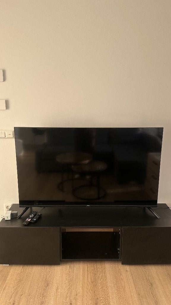 CHiQ 55 inch TV + zwart TV-meubel – ook los te koop, Audio, Tv en Foto, Gebruikt, 50 Hz, LCD, 100 cm of meer