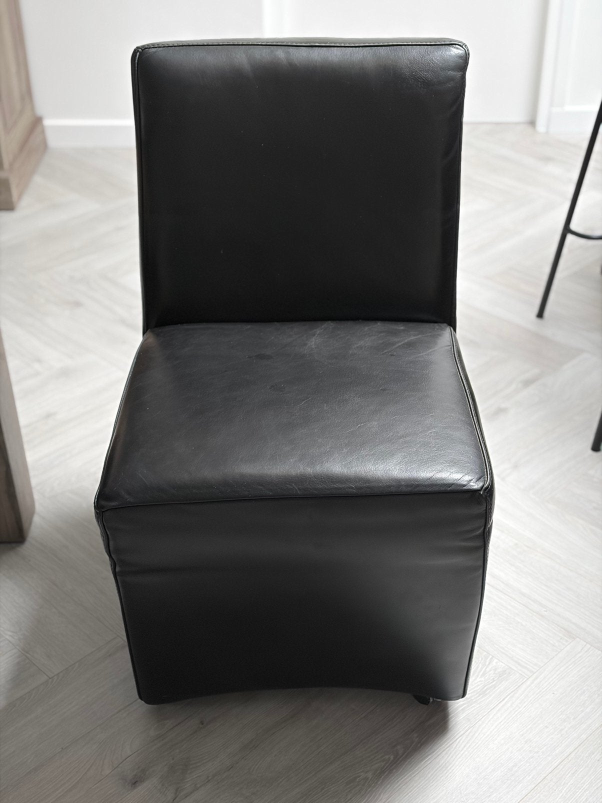 6 verrijdbare massief leren stoelen, Ophalen, Gebruikt, 125 cm of meer, Leer