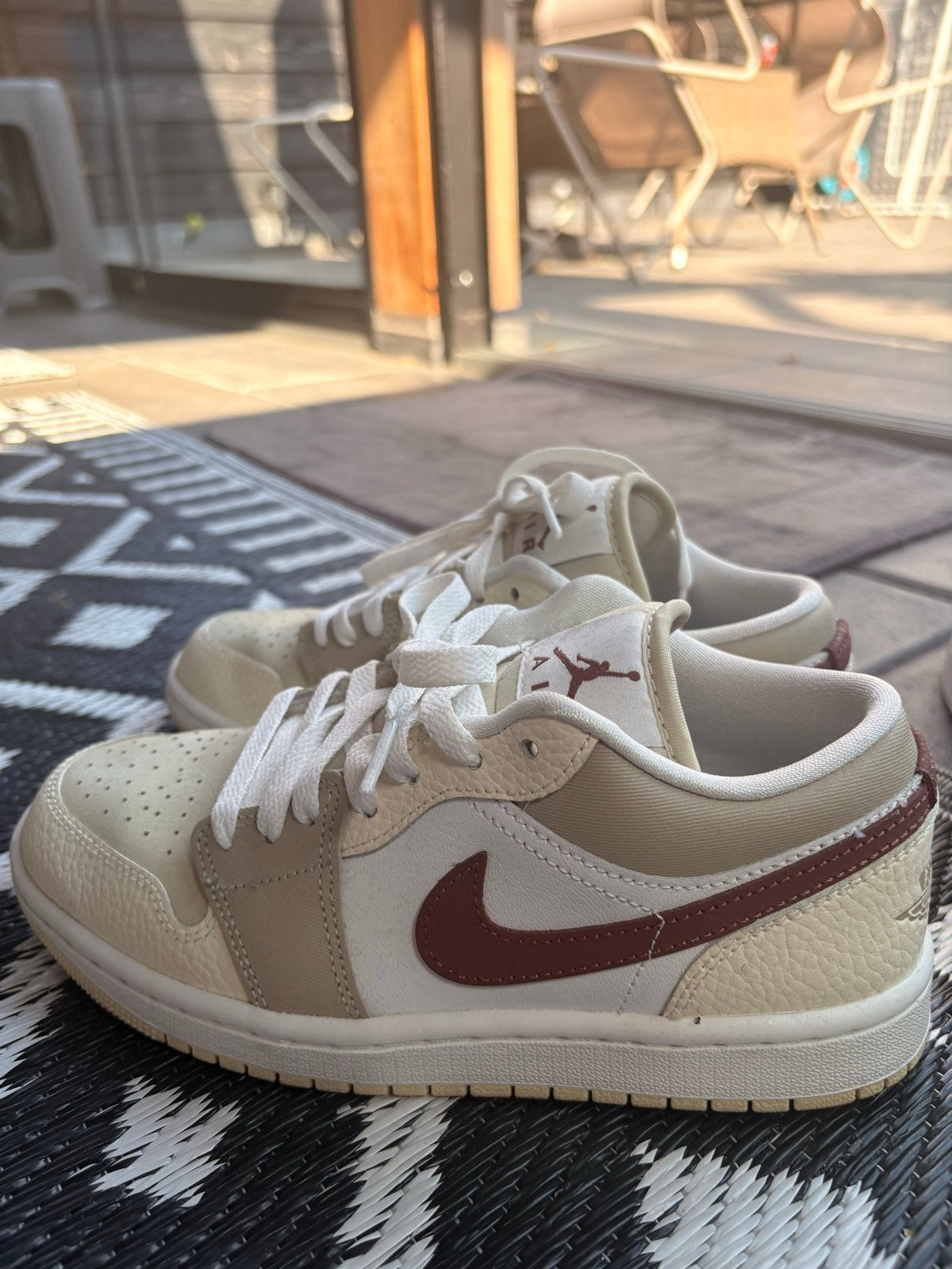 Nike Air Jordan 1 Low sneakers maat 37.5, Ophalen of Verzenden, Zo goed als nieuw, Beige, Sneakers of Gympen