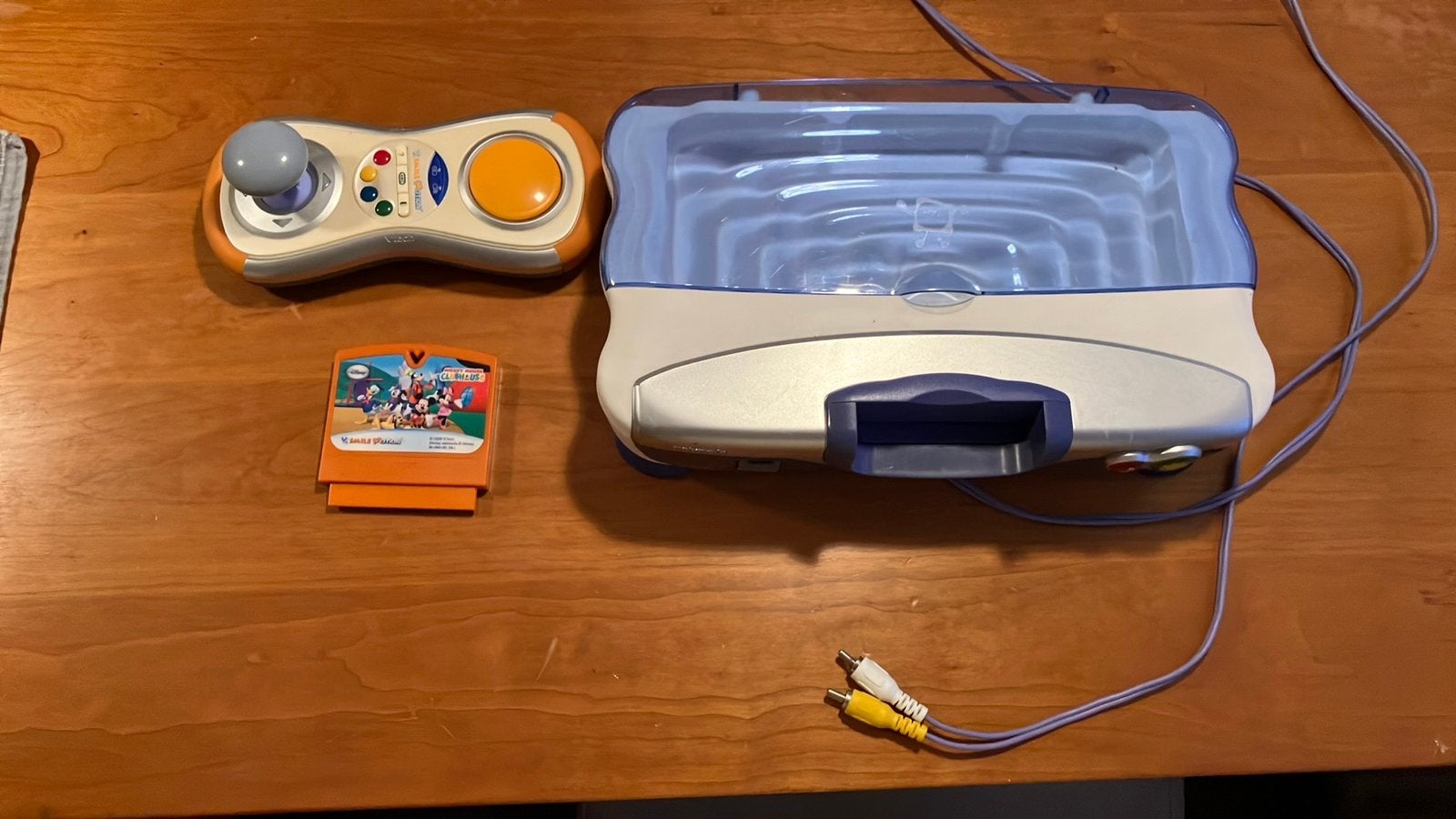 V tech spel computer met Mickey Mouse game voor kleintjes, Spelcomputers en Games, Ophalen, Zo goed als nieuw, Met 1 controller