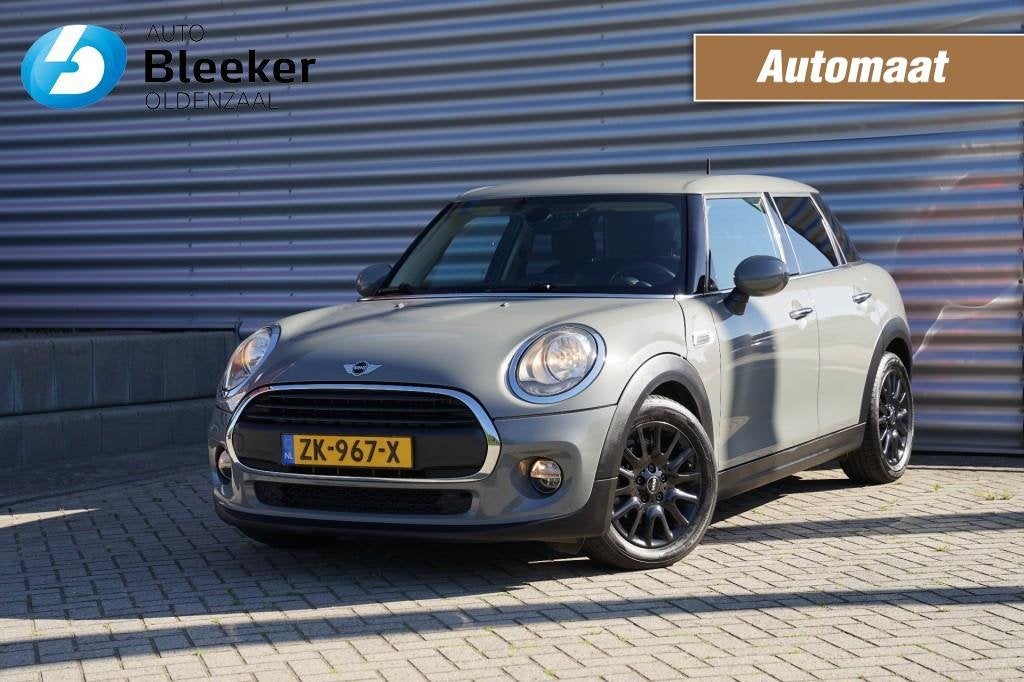 Mini ONE 1.5 One Chili Aut. 5drs Ecc 16LM NL-auto!, Auto's, Mini, Gebruikt, Met garantie (alle), Electronic Stability Program (ESP)