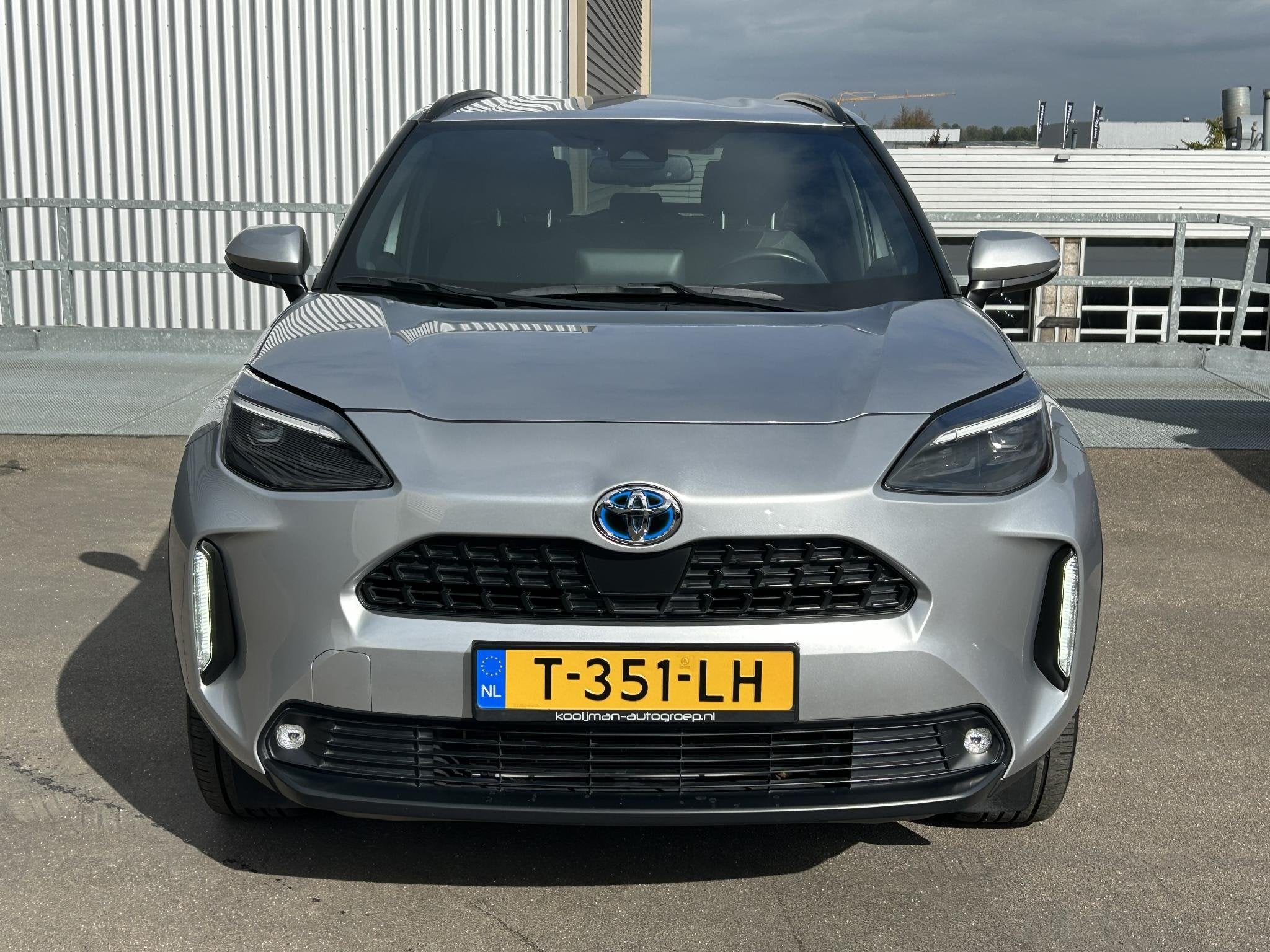 Toyota Yaris Cross 1.5 Hybrid Dynamic Trekhaak, 1e eign. Ned, Dealer onderhouden, Stof, Gebruikt, 116 pk