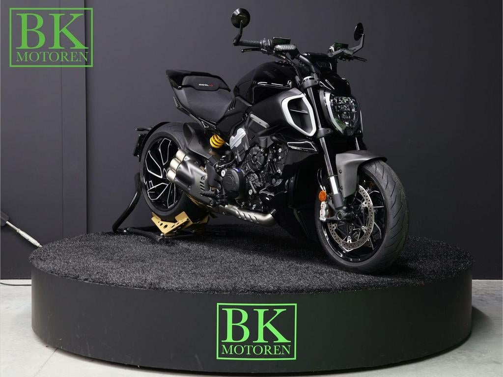 DUCATI DIAVEL V4 | Carbon + Accessoires (T.w.v. €2680.-), Motoren, Motoren | Ducati, DUCATI, 2 cilinders, Motorrijbewijs A, Bedrijf