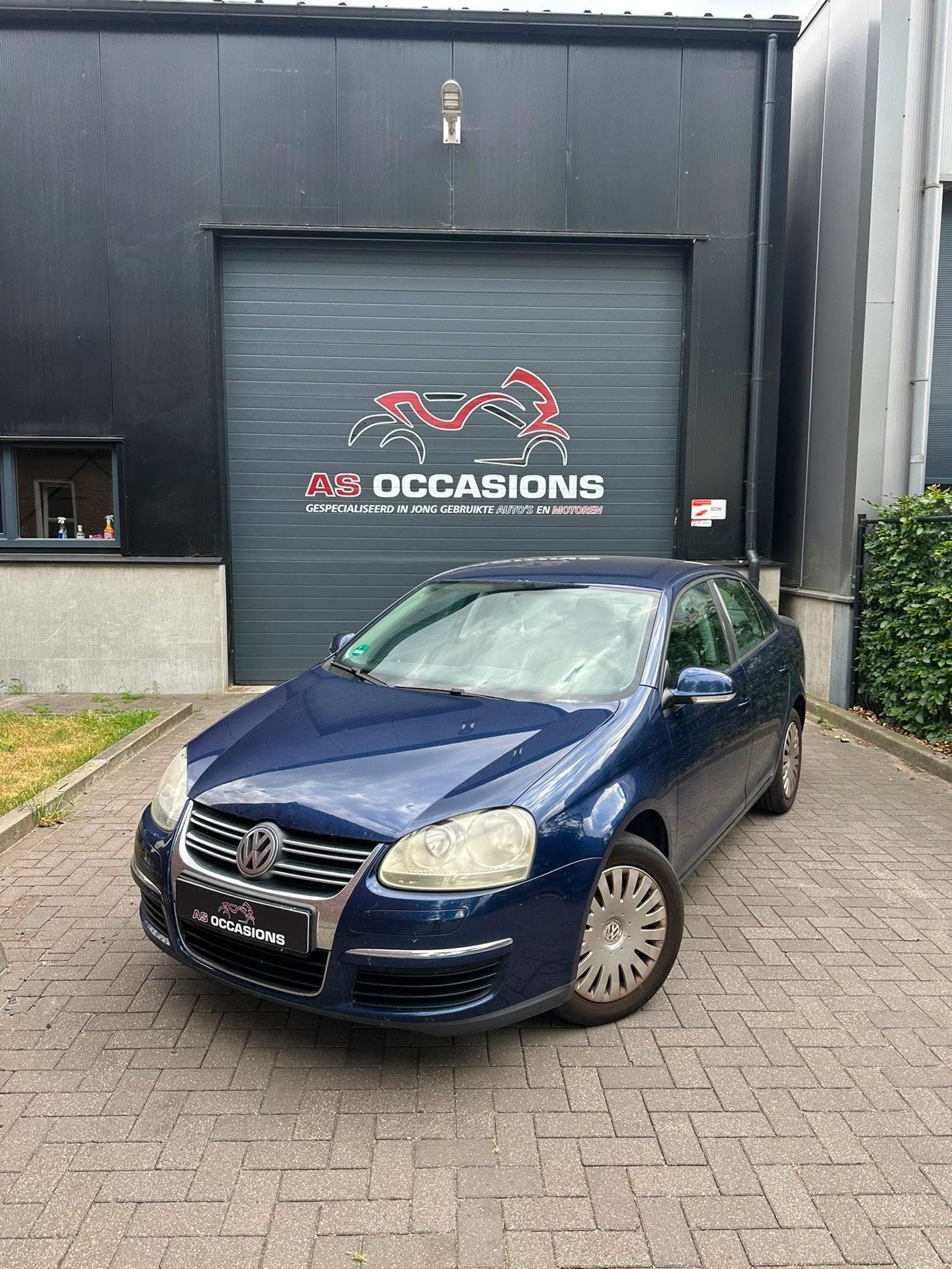 Volkswagen Jetta 1.6 Trendline - Airco - Cruise - APK, Auto's, Voorwielaandrijving, Gebruikt, 4 cilinders, Blauw