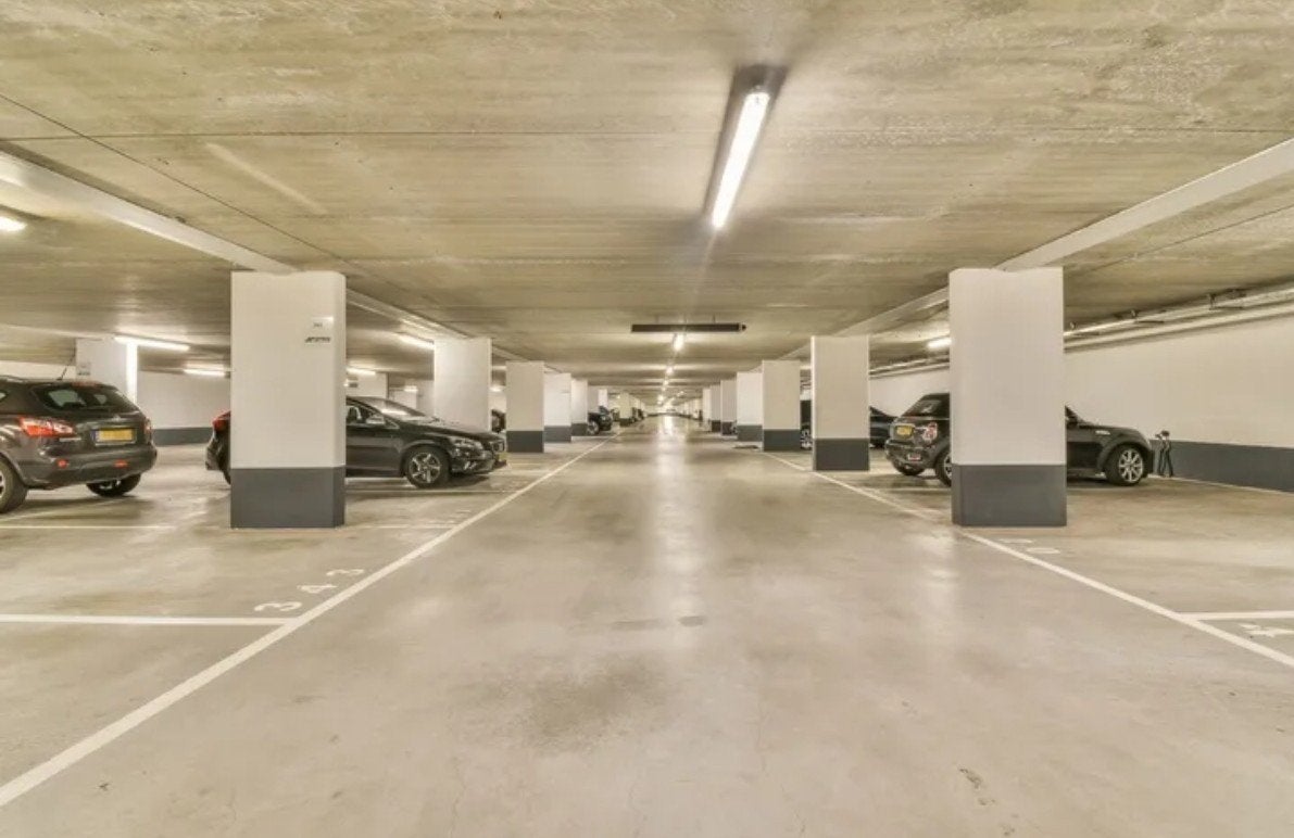 Parkeerplaats te huur in parkeergarage Amsterdam, Ophalen, Nieuw