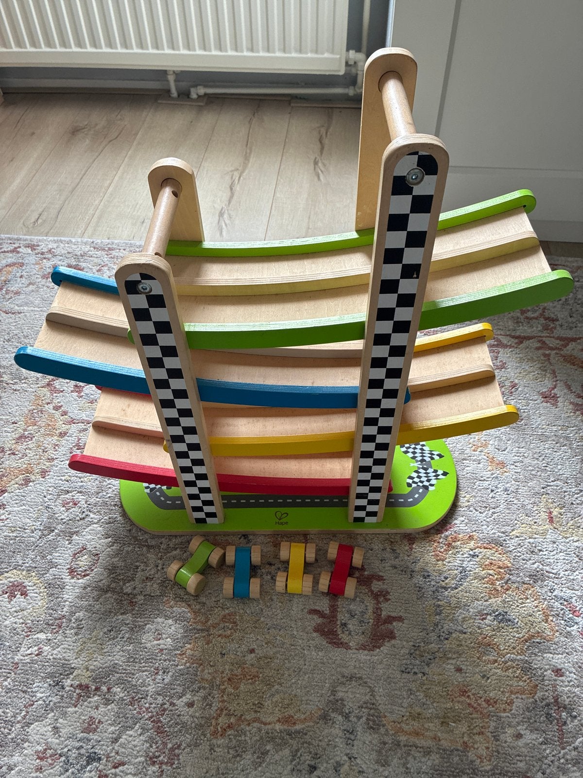 Hape houten knikkerbaan met 4 auto's, Ophalen, Gebruikt