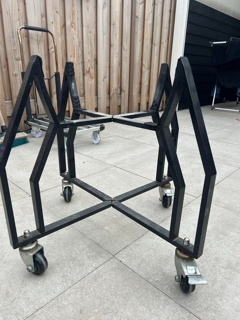 Verrijdbaar onderstel voor kamado grill guru large, Ophalen of Verzenden, Zo goed als nieuw
