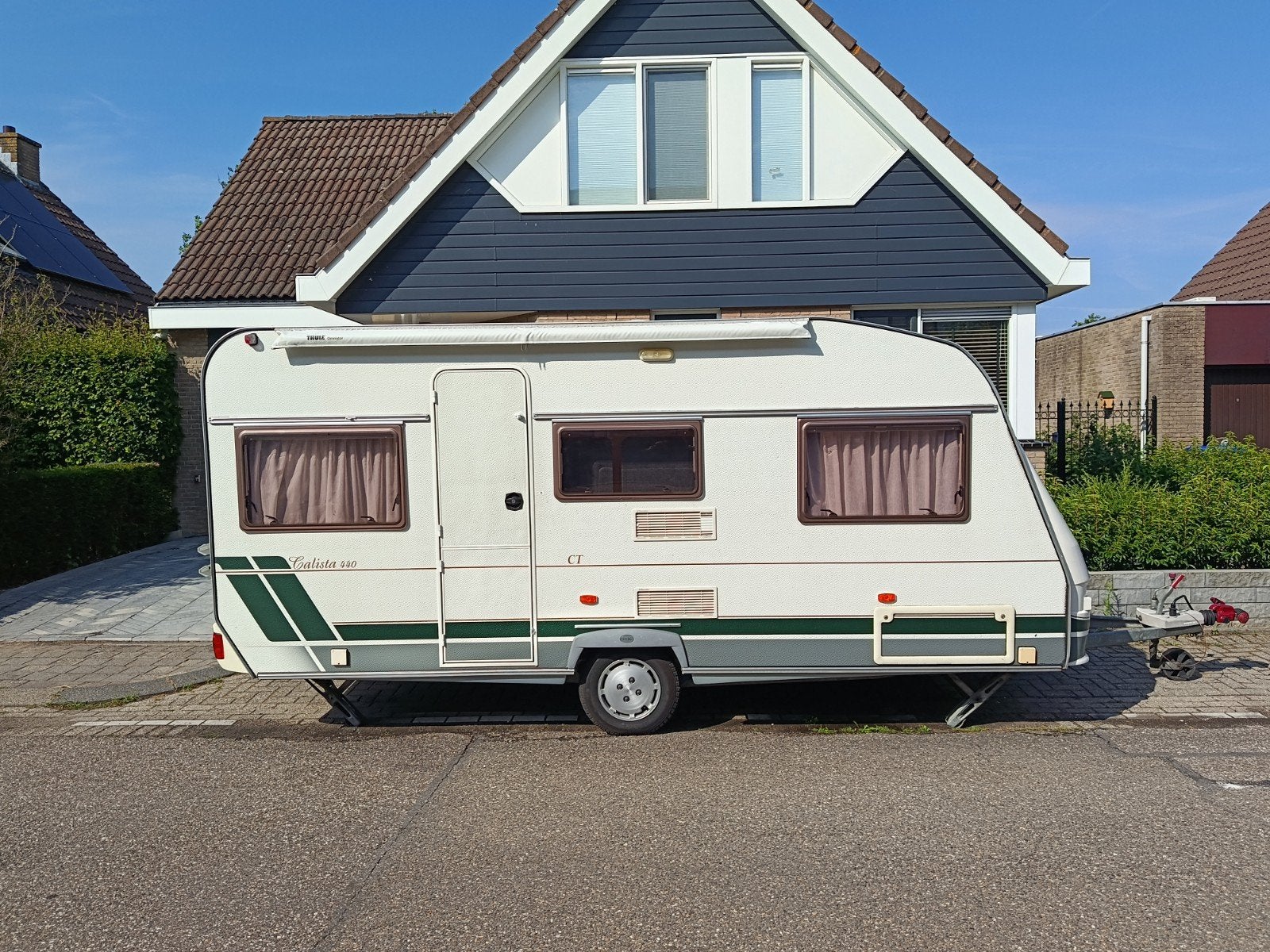 Chateau Calista 440 CT - Nette caravan met vast bed, Caravans en Kamperen, Caravans, Rondzit, 750 - 1000 kg, Particulier, Luifel
