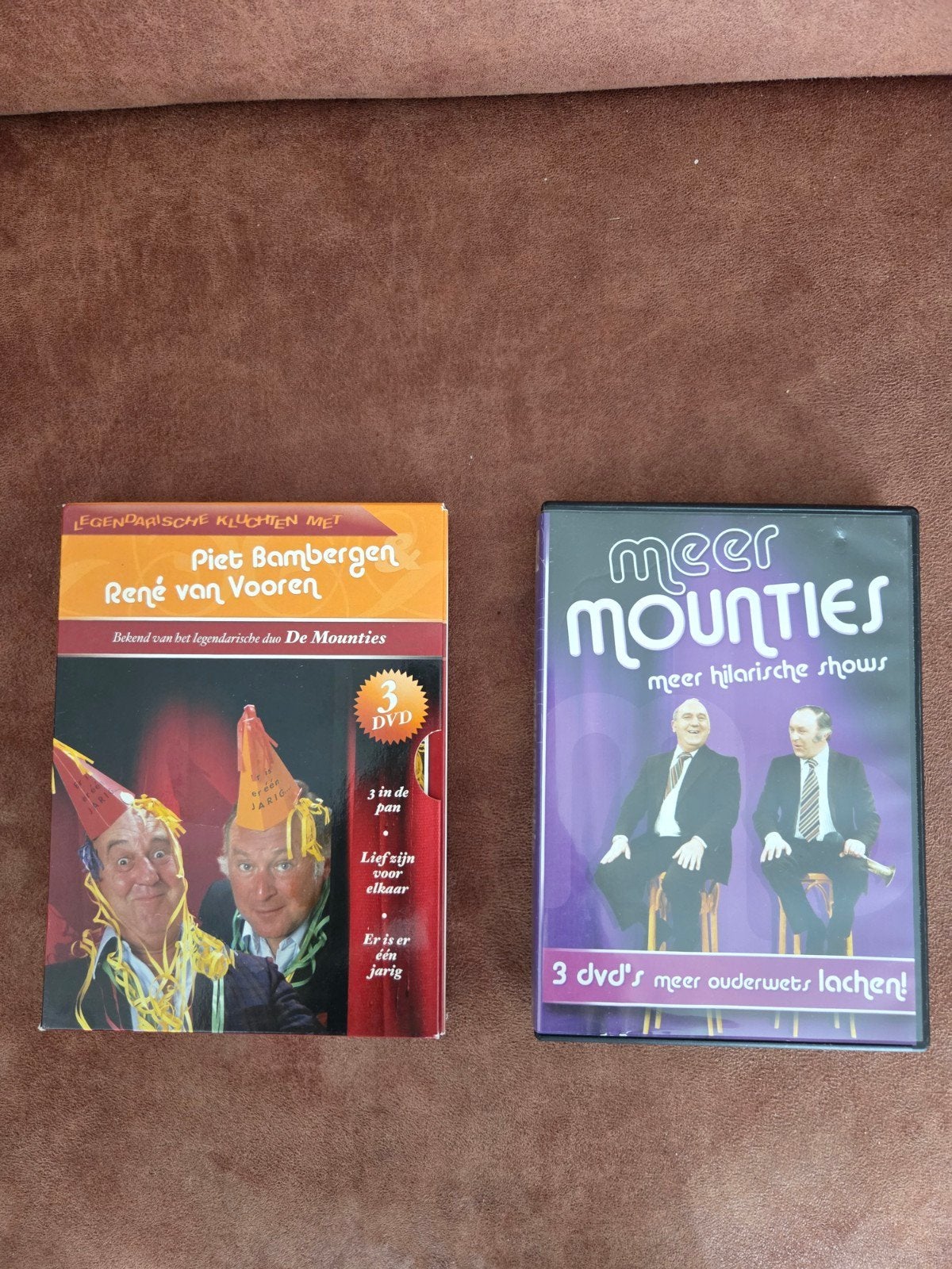 DVD boxen van de Mounties, Cd's en Dvd's, Dvd's | Cabaret en Sketches, Alle leeftijden, Ophalen, Zo goed als nieuw, Stand-up of Theatershow