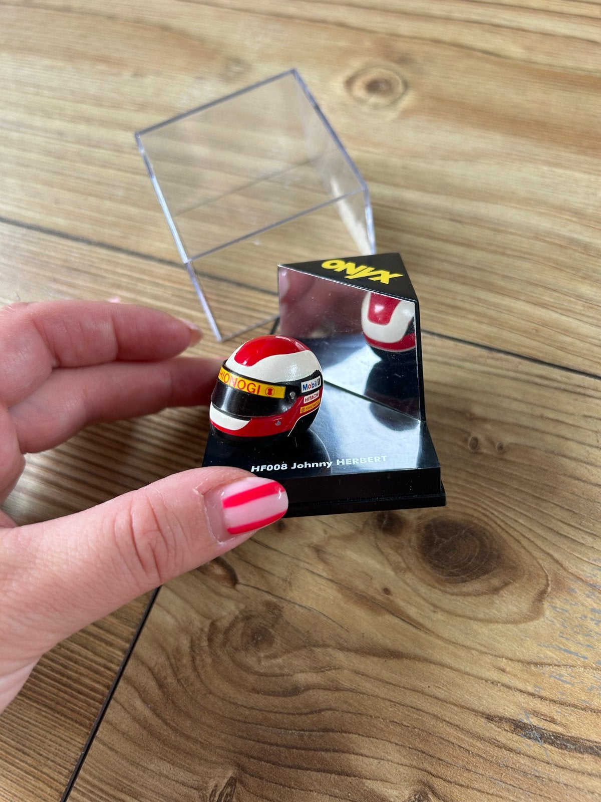 Onyx HF008 – Johnny Herbert 1:12 F1 model helm, Ophalen of Verzenden
