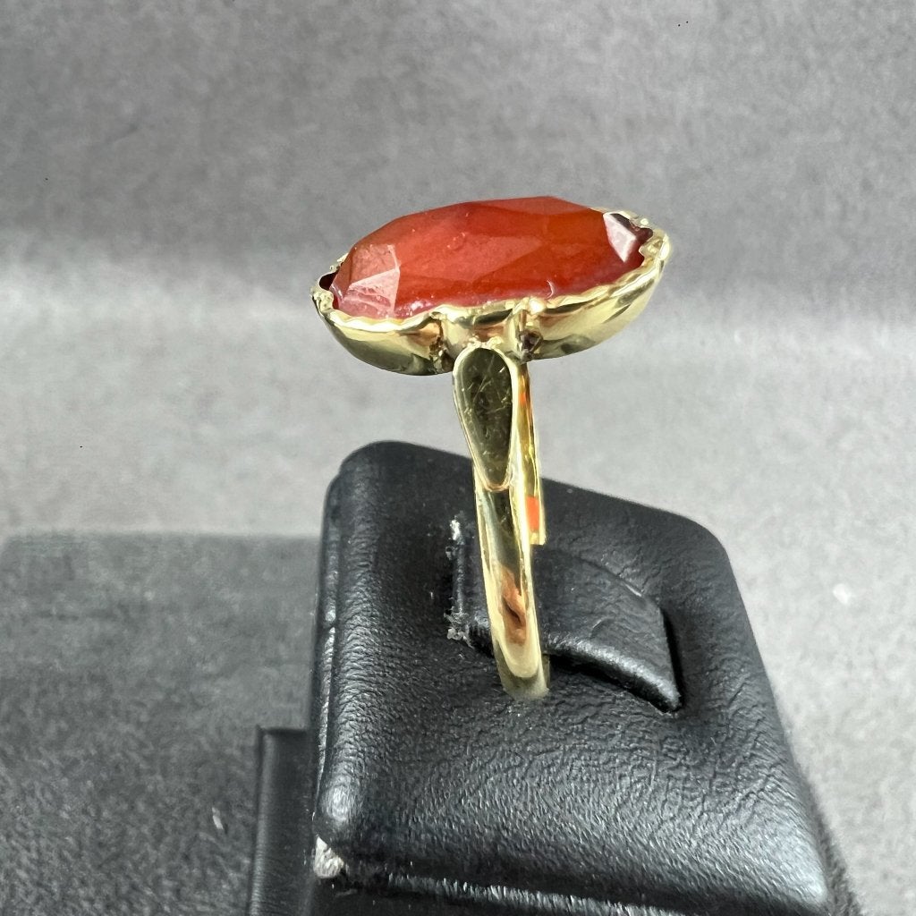 Gouden Ring | 14k | 2,41g | geslepen Calcedoon |19,5| 411929, Gebruikt, 19 tot 20, Ophalen of Verzenden, Dame