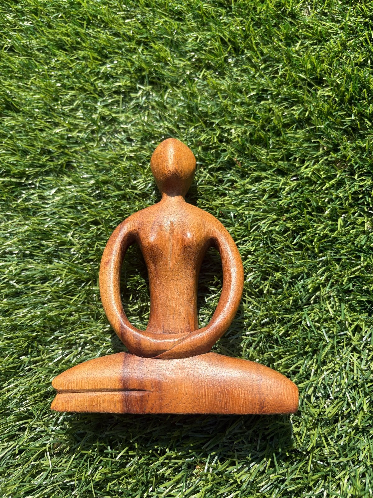 Houten Mediterende Vrouw Beeldje - Handgemaakt, Antiek en Kunst, Kunst | Beelden en Houtsnijwerken, Minder dan 20 cm, Ophalen of Verzenden