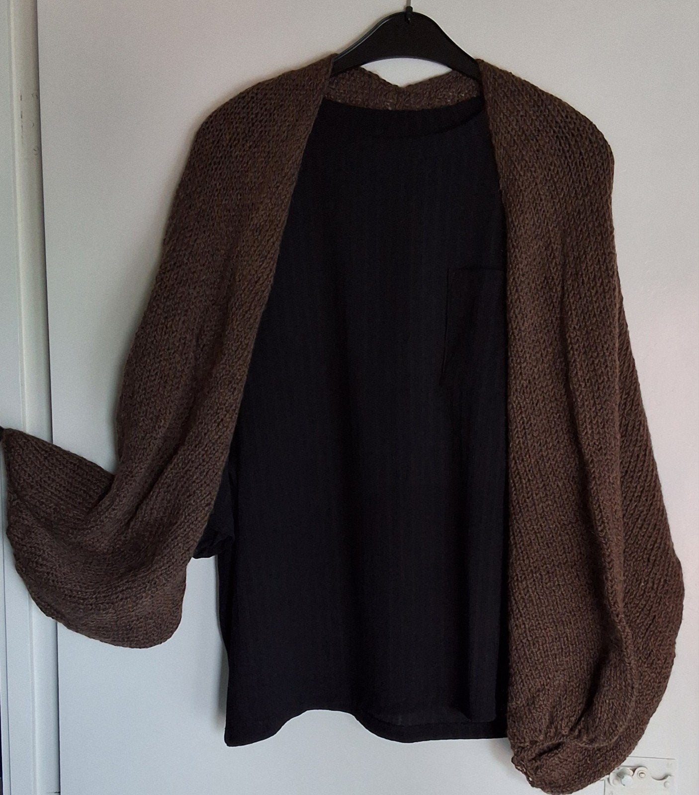 Vederlichte mouwen/omslagdoek, handgebreid. Kameelhaar/wol, Kleding | Dames, Truien en Vesten, Handgebreid, Ophalen of Verzenden