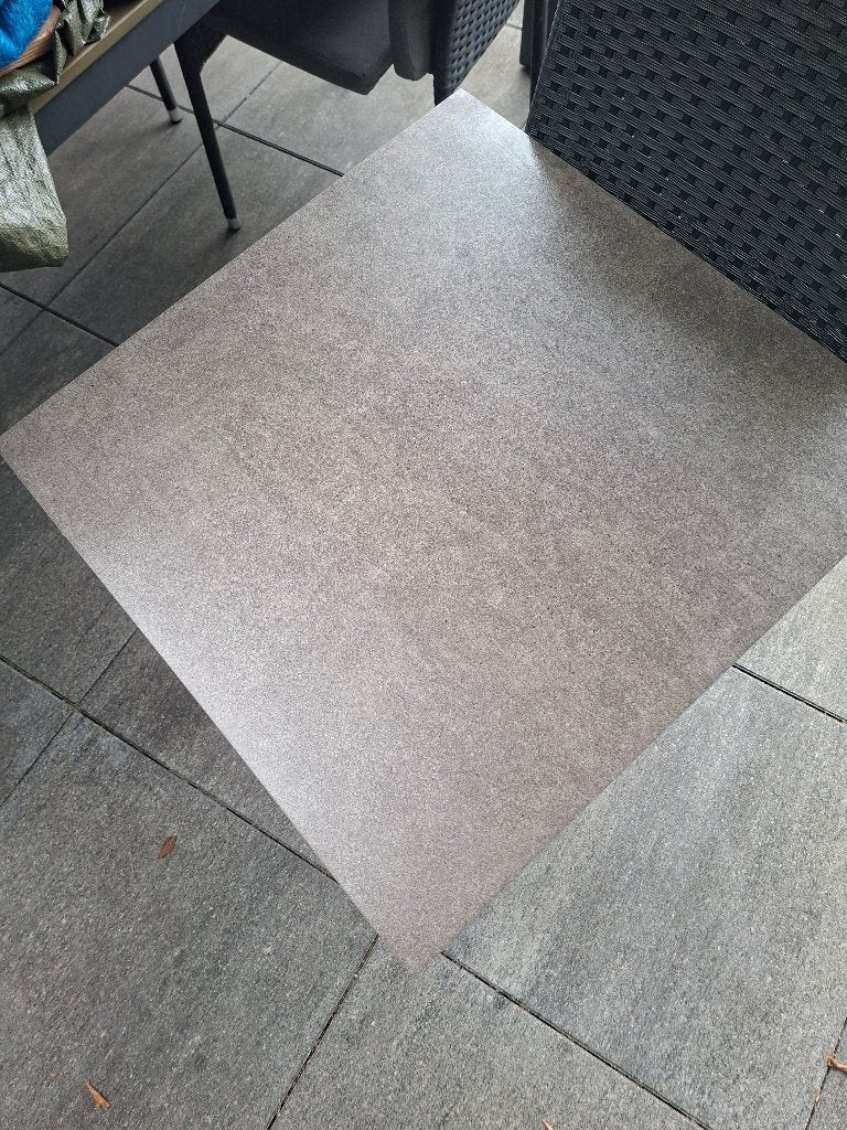 Antraciet tegels, Ophalen, 60 cm of meer, Zo goed als nieuw, Minder dan 5 m²