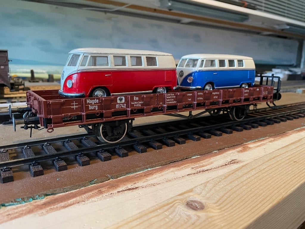 Märklin 5841 spoor 1 vlakke wagen met twee VW T1 bussen, Hobby en Vrije tijd, Modeltreinen | Overige schalen, Gebruikt, Gelijkstroom of Wisselstroom
