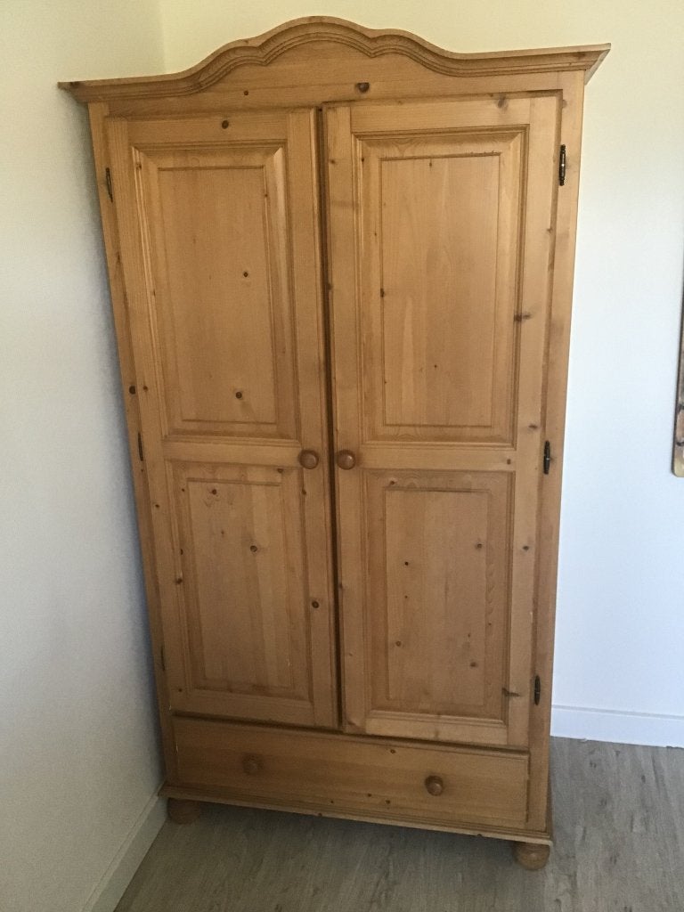 Grenen kast, Ophalen