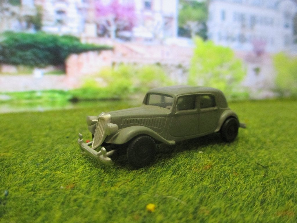 Citroën TA 11CV Traction Avant - Brekina grijs, Hobby en Vrije tijd, Modelauto's | 1:87, Ophalen of Verzenden, Zo goed als nieuw