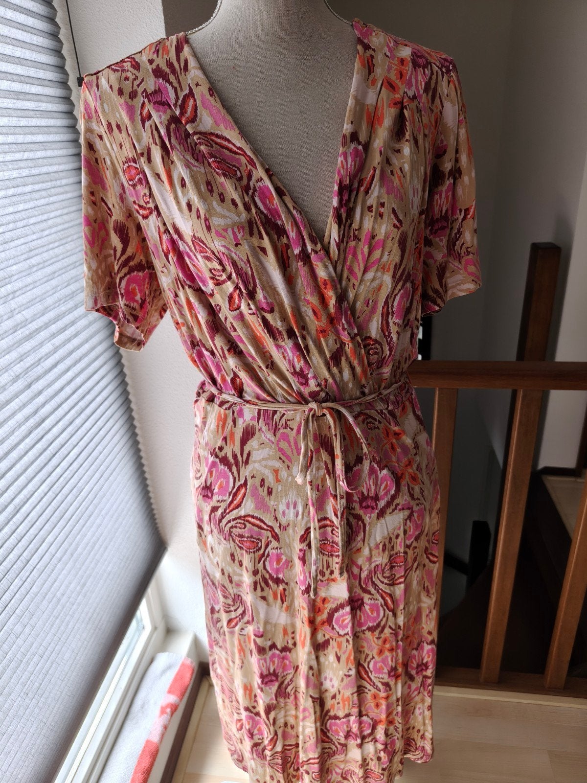 Yest wikkeljurk met print, maat 40, Kleding | Dames, Maat 38/40 (M), Beige, Ophalen of Verzenden, Zo goed als nieuw