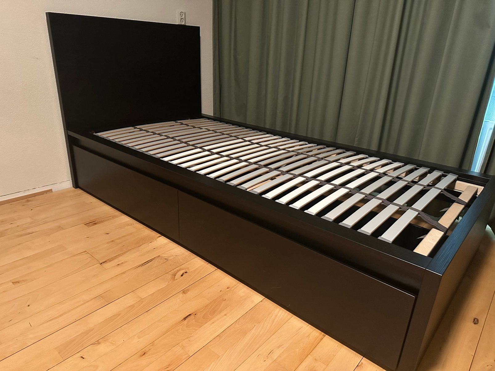 IKEA bed 90x200 zwart, 2 opberglades, Ophalen, Gebruikt, 90 cm, Eenpersoons