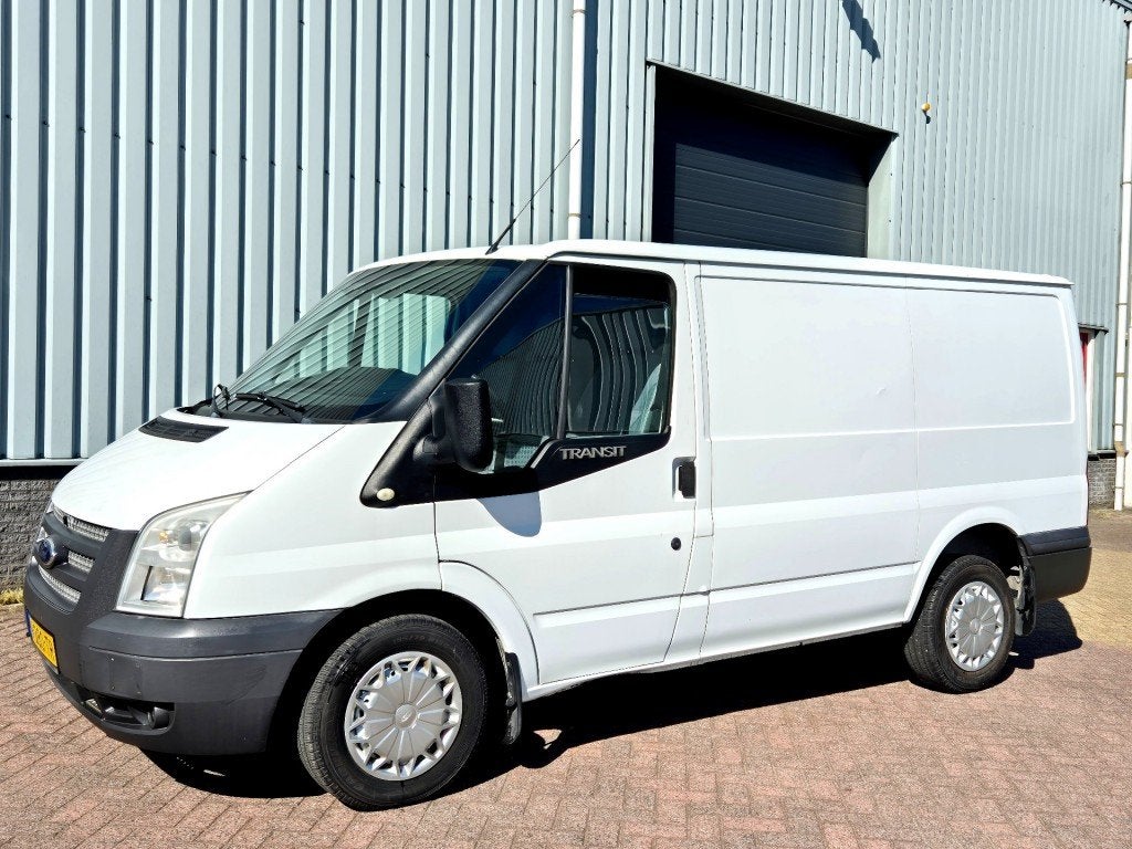 Ford TRANSIT 260S 2.2 TDCI Nieuwe APK 2027 Airco, Auto's, Voorwielaandrijving, 4 cilinders, 100 pk, Wit
