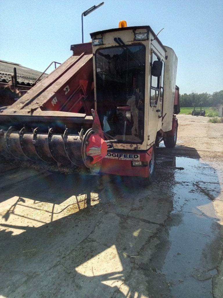 Zelfrijdende mengwagen, Zakelijke goederen, Ophalen of Verzenden, Overige, Voertechniek