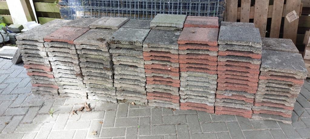 Gratis dakterras balkon tegels 30x30 plus tegeldragers, Ophalen, Gebruikt, Hout