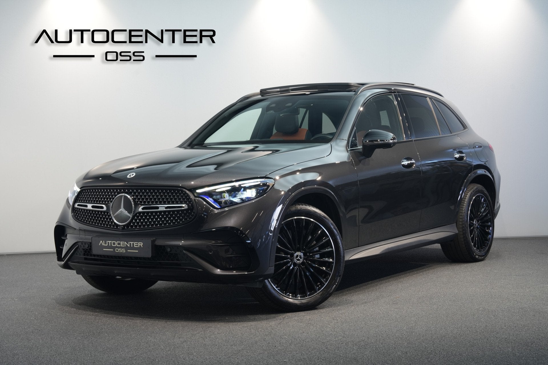 Mercedes-Benz GLC 300e 4MATIC AMG Premium+  LUCHTVERING, Automaat, Gebruikt, Euro 6, Vierwielaandrijving