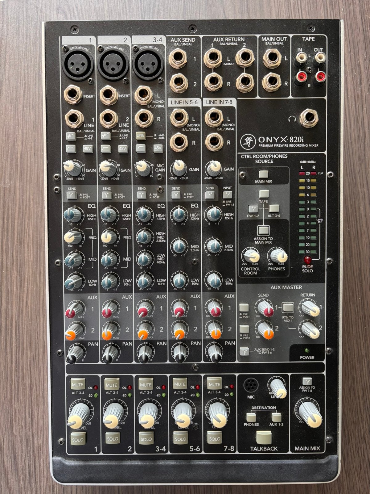 Mackie Onyx 820i studio/live firewire mixer, Ophalen of Verzenden, Zo goed als nieuw, 20 kanalen of meer