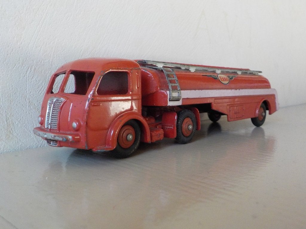 Tracteur Panhard & Citerne Titan Dinky Toys ESSO, Ophalen of Verzenden, Gebruikt, Bus of Vrachtwagen, Dinky Toys