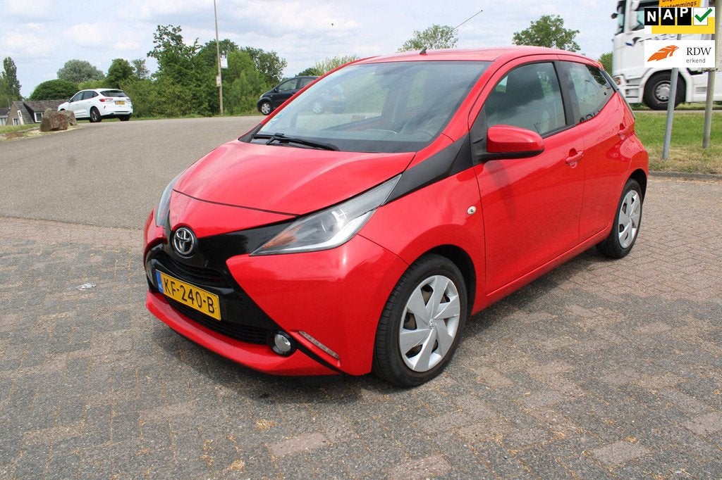 Toyota Aygo 1.0 VVT-i x-play, Auto's, Toyota, Bedrijf, Te koop, Aygo, ABS, Achteruitrijcamera, Airbags, Airconditioning, Bluetooth