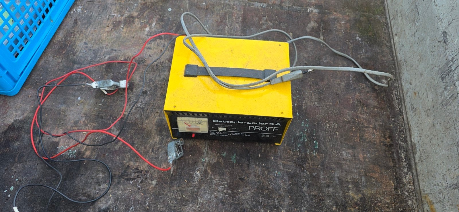 PROFI Acculader 6V/12V 4A - Auto Acculader, Gebruikt, Universele onderdelen