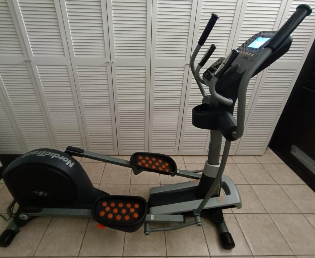 NordicTrack E 11.5 Crosstrainer, inklapbaar, Ophalen, Zo goed als nieuw, Crosstrainer
