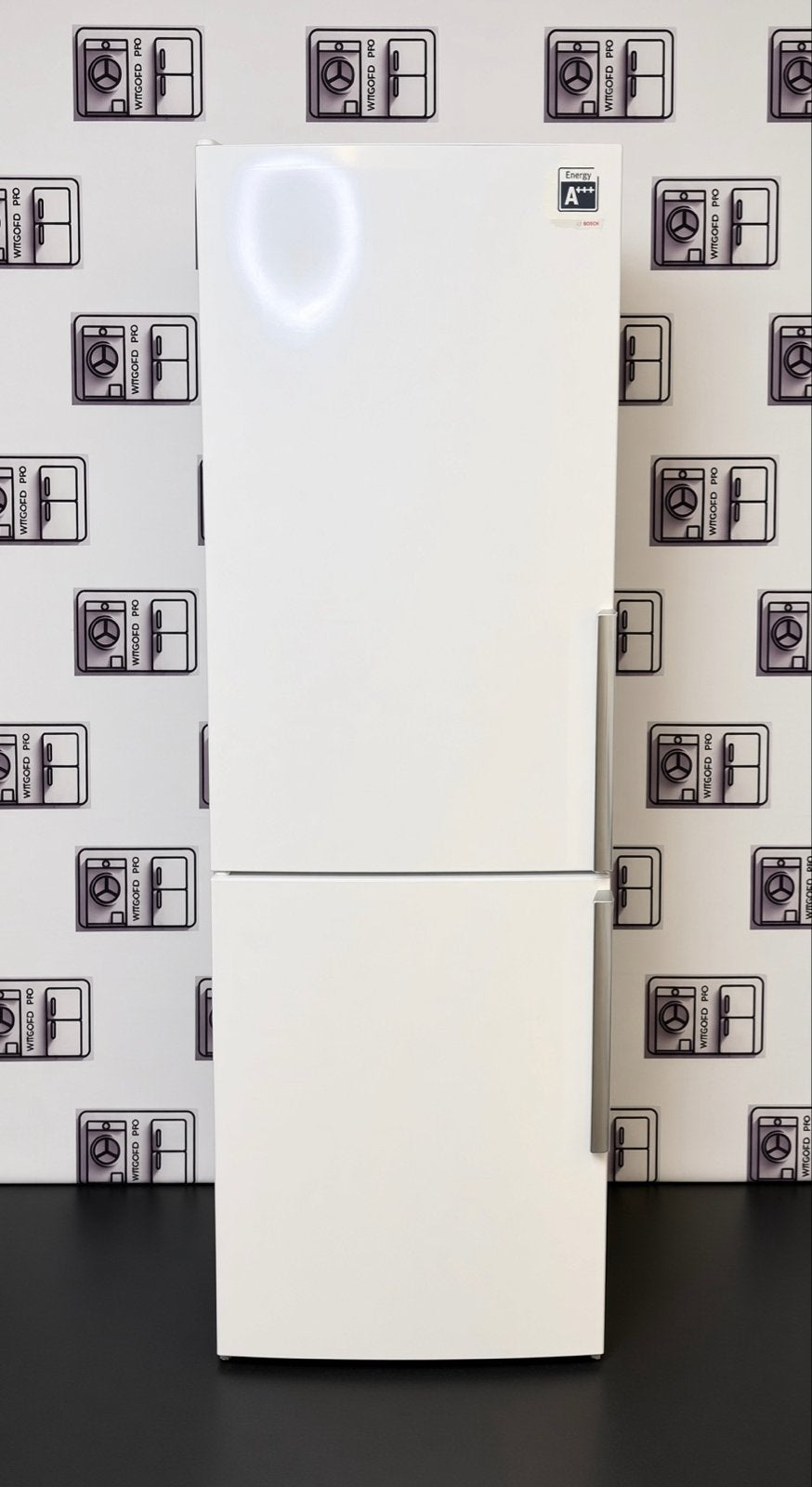 Bosch Serie 4 Exclusiv koel-vriescombinatie A+++ LowFrost!, 200 liter of meer, Met aparte vriezer, Zo goed als nieuw, Energieklasse A of zuiniger