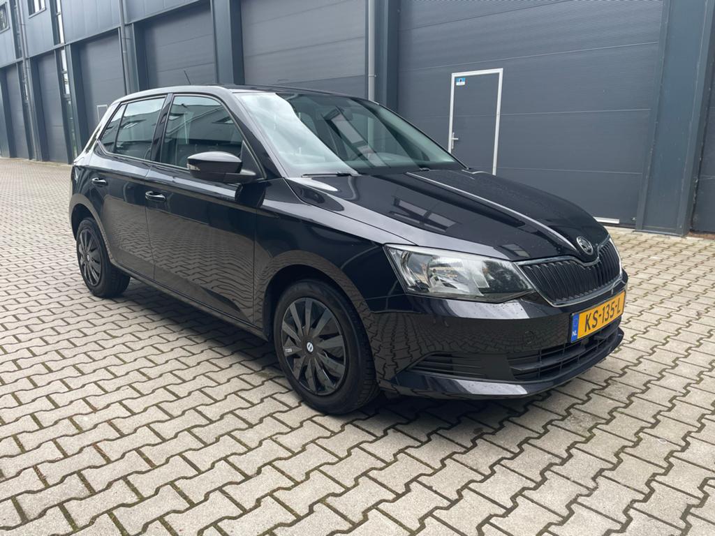 Skoda Fabia CRUISE/STOELVERW  2016 Zwart, Auto's, Stof, 40 €/maand, Zwart, Handgeschakeld