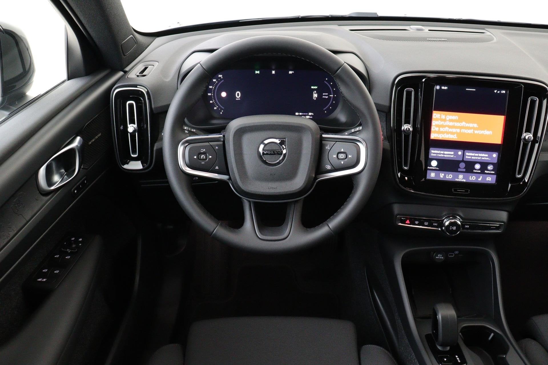 Volvo EX40 SINGLE MOTOR EXTENDED RANGE PLUS BLACK ED. 82 kWh, Auto's, Automaat, 12 maanden, Blauw, Verwarmde buitenspiegels