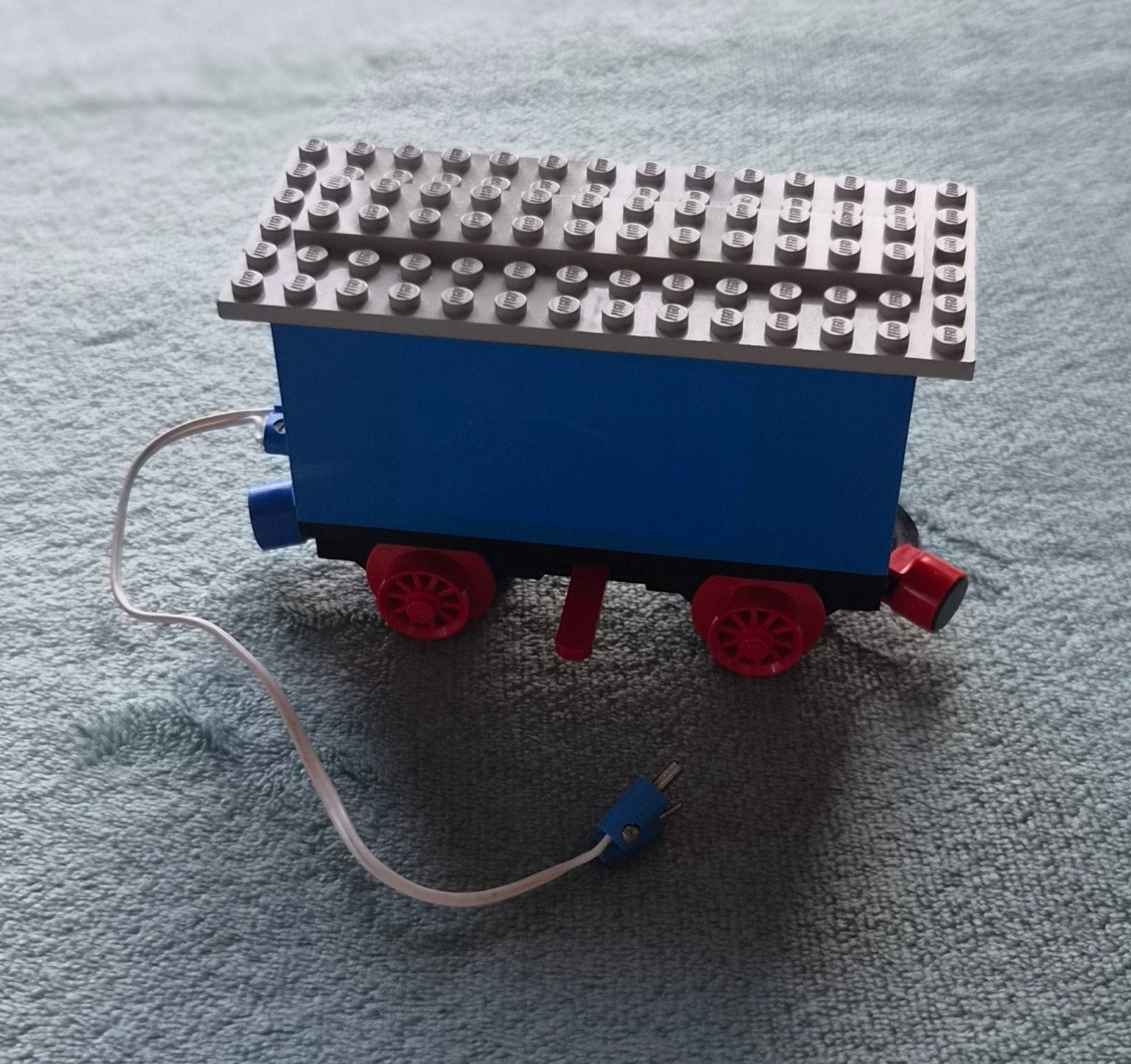 Lego trein 4,5 Volt blauwe rails batterij wagon (Blauw), Kinderen en Baby's, Compleet, Gebruikt, Lego, Ophalen of Verzenden