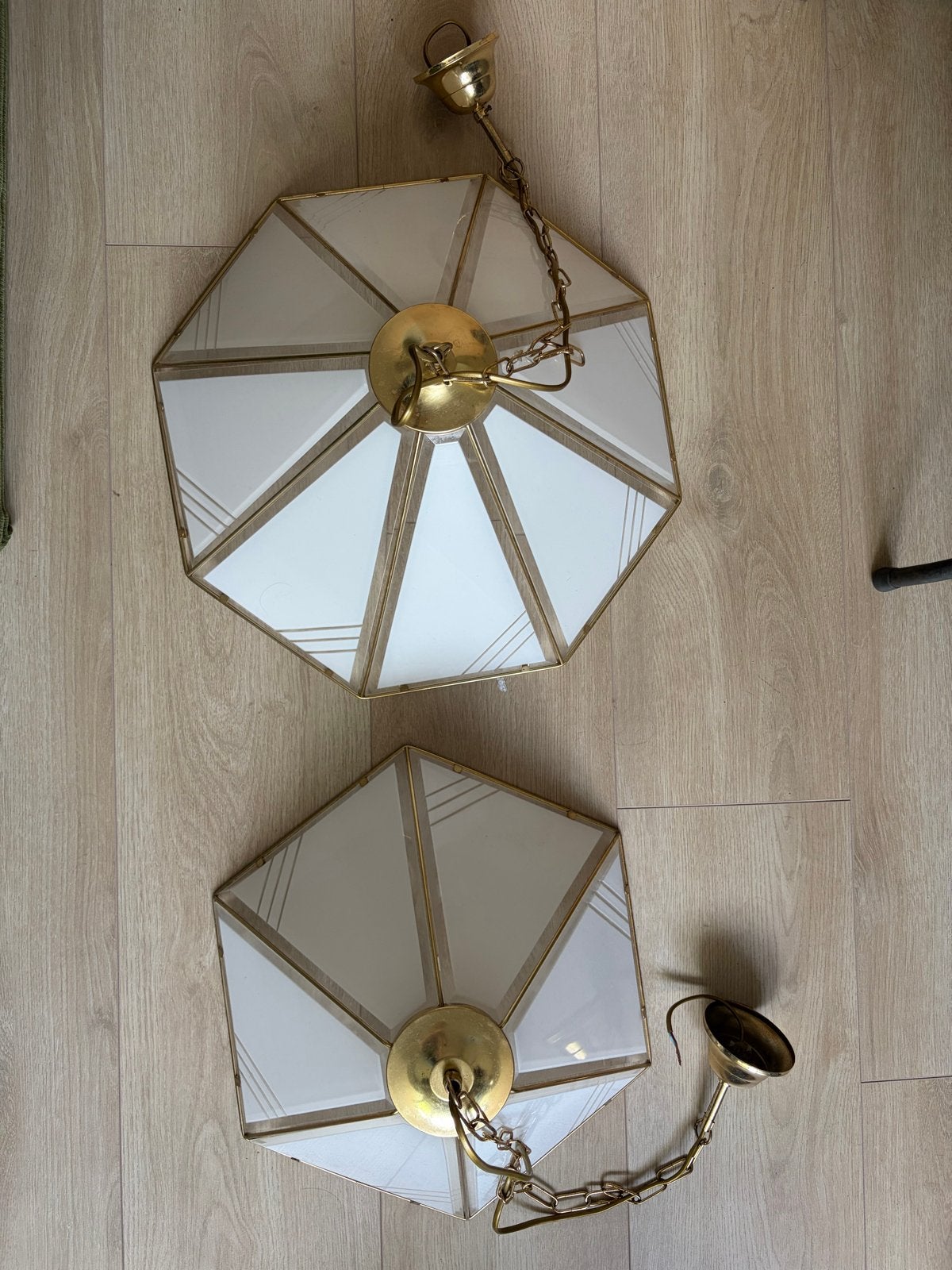 Set van 2 Vintage Hanglampen - Glas en Messing, Ophalen of Verzenden, Gebruikt, Glas, Minder dan 50 cm