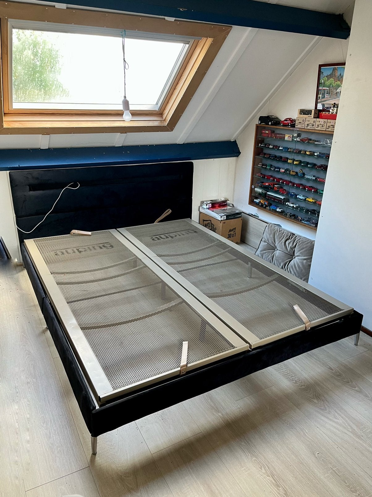 Black velvet bed met Auping spiraalbodems 200x160 cm, Ophalen, Zwart, Tweepersoons, Zo goed als nieuw